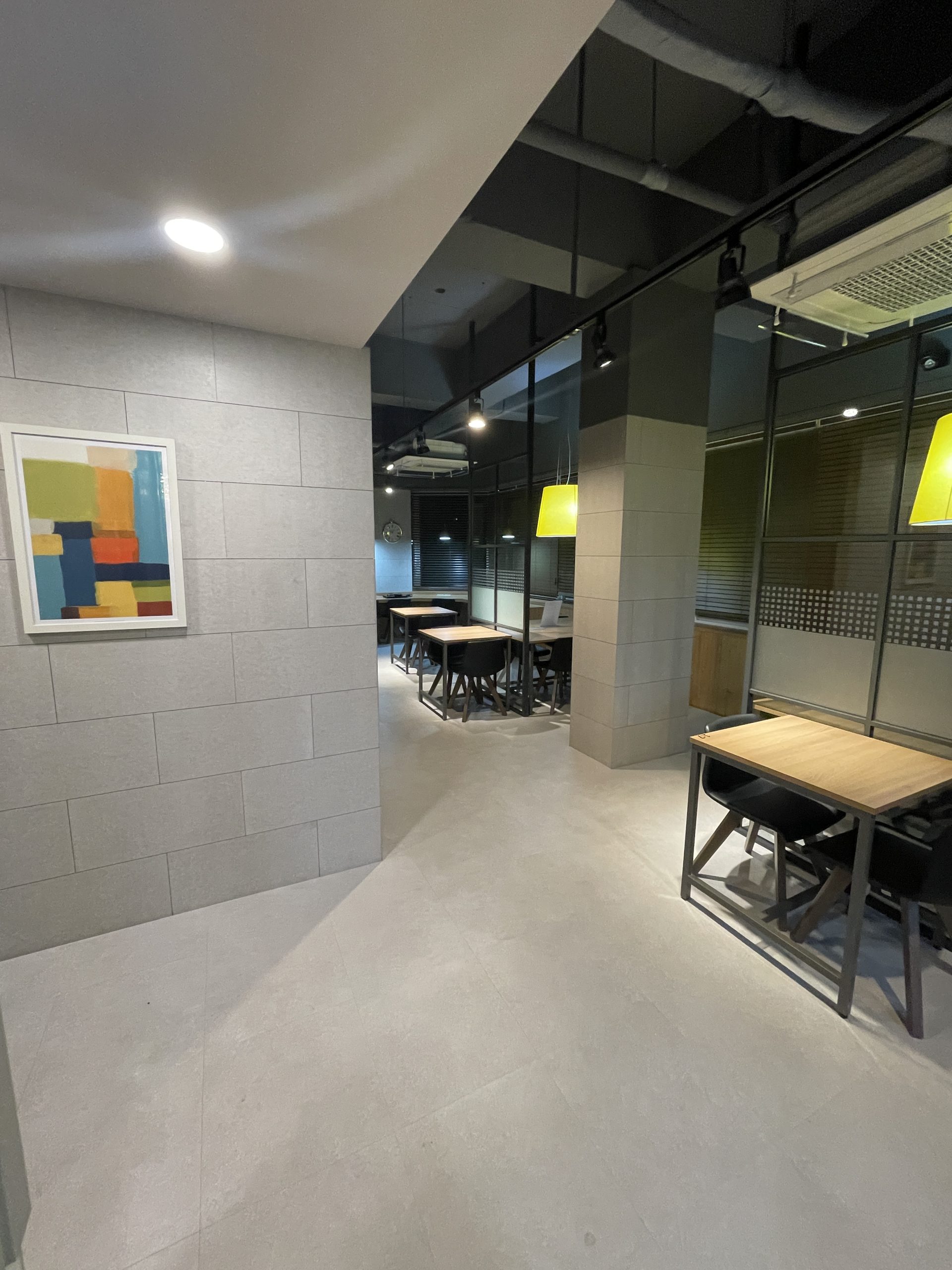 동춘동 저스틴 영어학원 스터디존 전경(개별 학습 좌석)